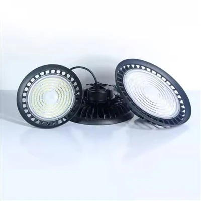 Wodoodporna lampa LED typu Highbay o mocy 200 W67 3400K